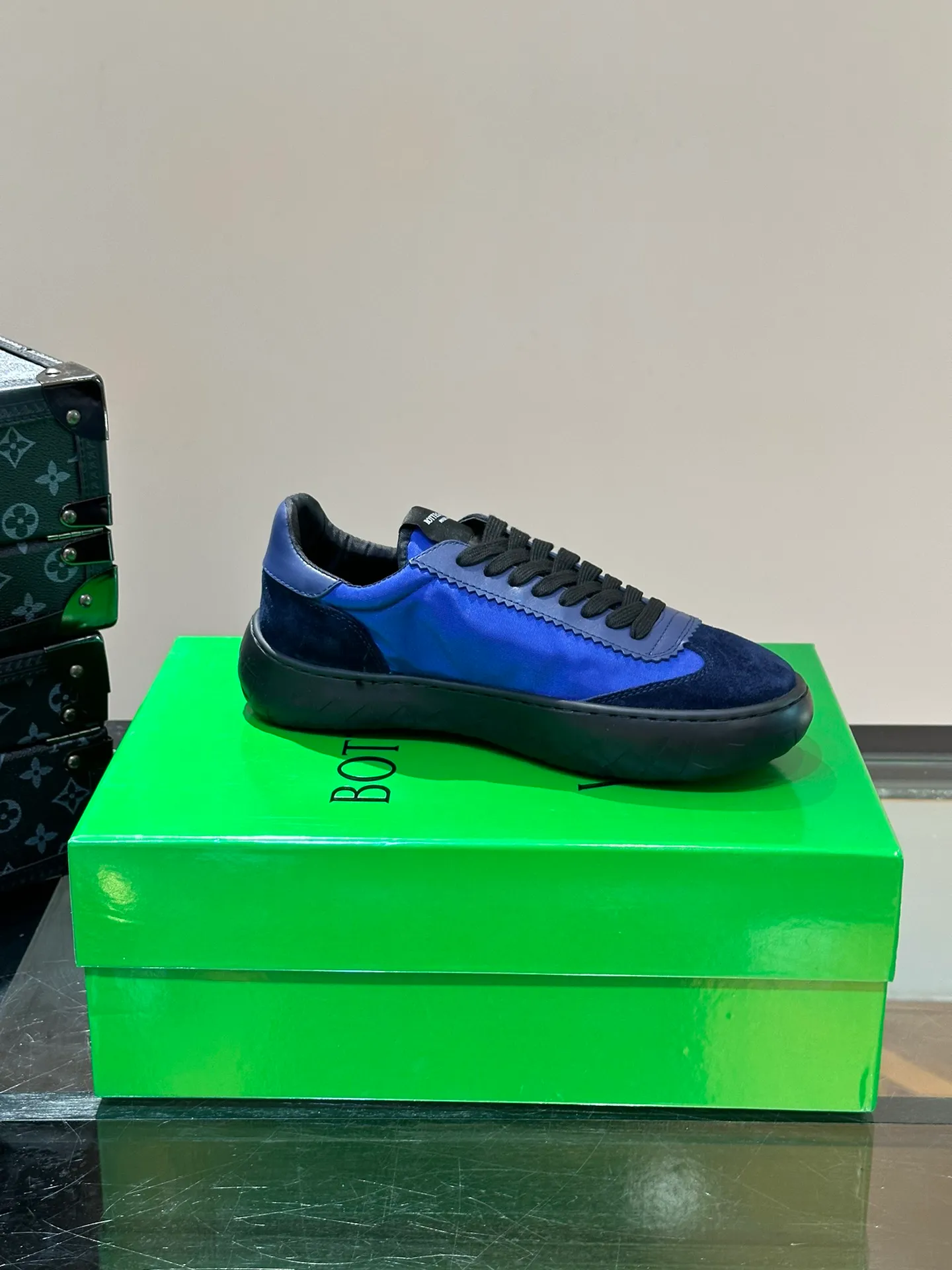 Men's Men's Shoes💰460【New】⛺️⛺️BV/Bottega Veneta🆕New men's moral training sneakers, made of Sneaker technology nylon and suede, inspired by retro basketball shoes, a new interpretation of classic sneakers, a light, comfortable and breathable summer must-have item, the soles are made of classic woven texture, super recognizable, nylon suede stitching, full of texture!  Size: 38-44 (45 can be customized
